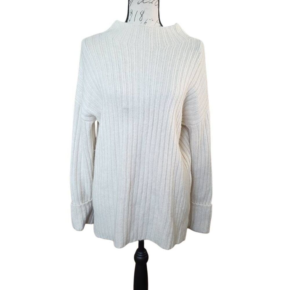 Old Navy Women's Size Medium Cream Mock Neck Tunic Length Ribbed Sweater
